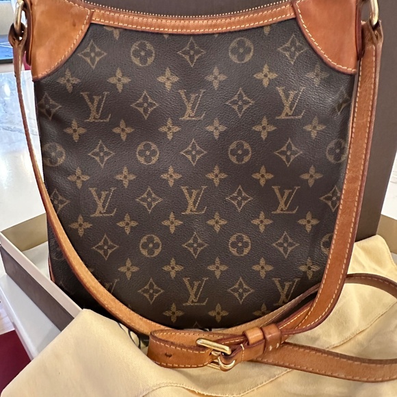 💞 RARE & Retired Louis Vuitton Odeon pm Crossbody in Monogram - Picture 2 of 15